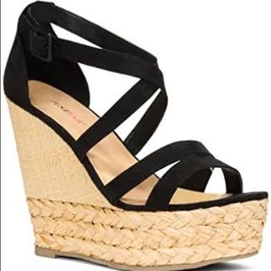 Just Fab wedge. Black/tan size US 7.5